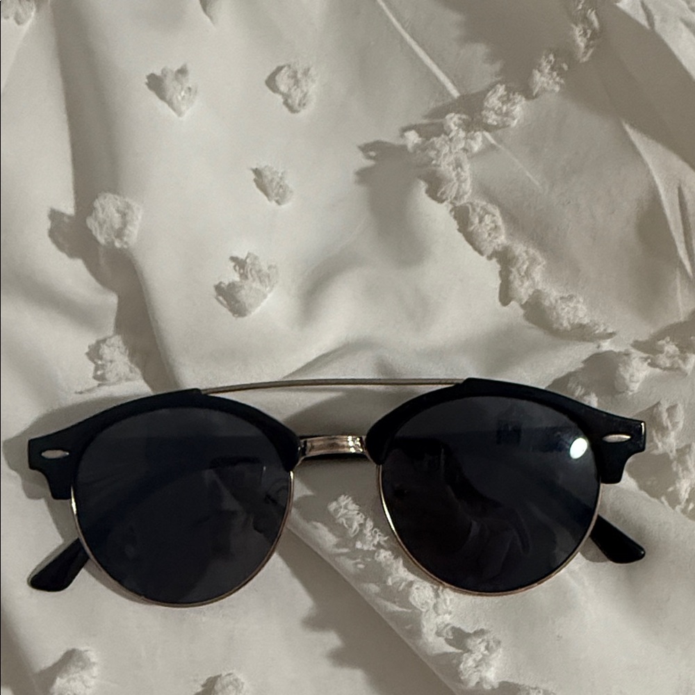 Stylish Black Sunglasses